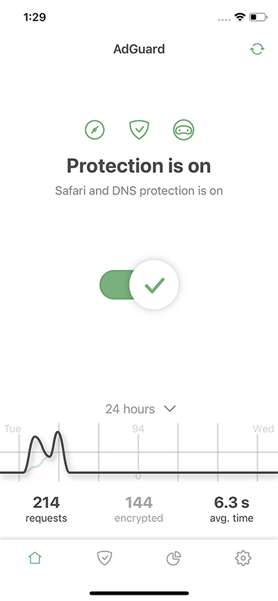 La pantalla principal de AdGuard para iOS